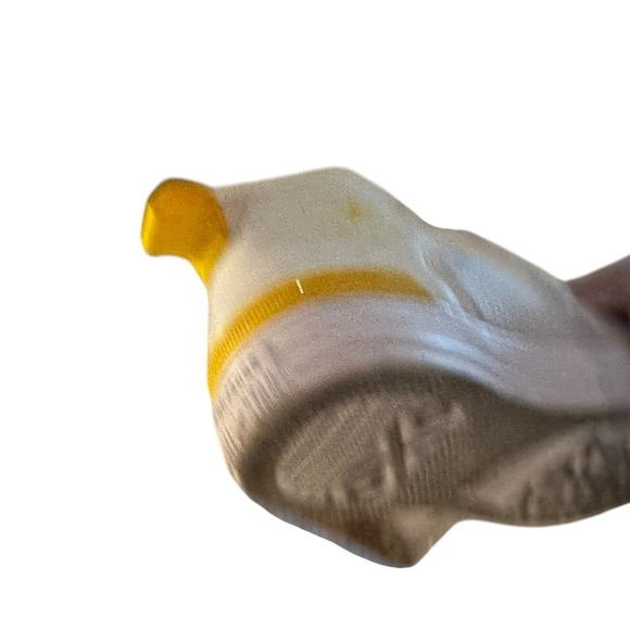 Unisex Converse Chuck Taylor All Star Ultra Mid 'White Yellow' Shoes W 9 M 7 - Picture 6 of 10